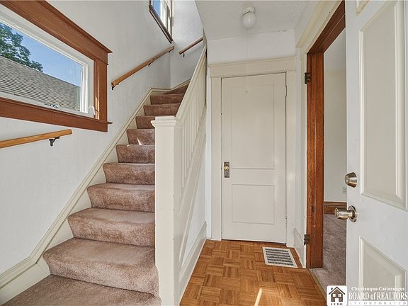 5th image of 110 Tew St
