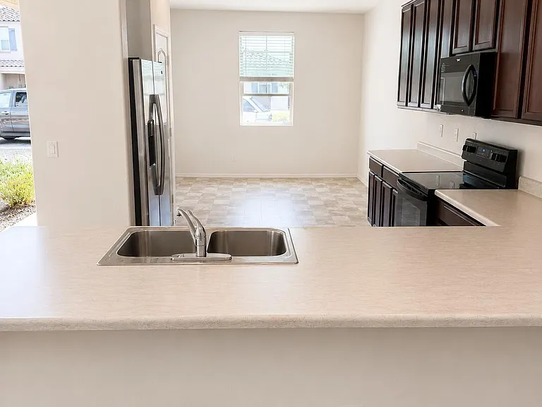 12552 W Midway Ave — Photo 3
