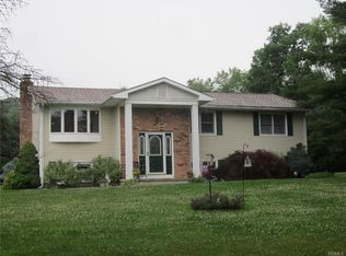 2 Maureen Ln, Middletown, NY 10940