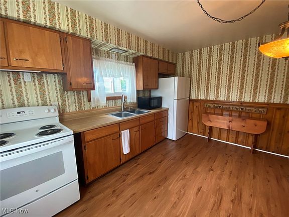 5th image of 16189 Muskingum Blvd
