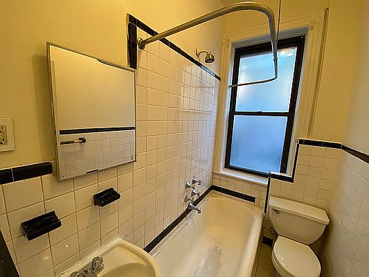5th image of 31-04 33rd St #3A