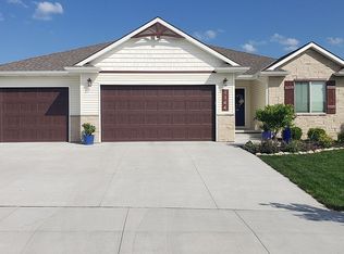1144 N 100th St, Lincoln, NE 68527