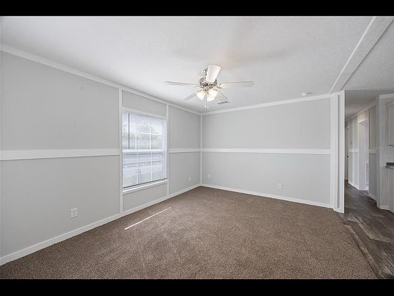 3rd image of 1423 Venetia St