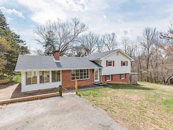 2nd image of 144 Cedar Hill Ln