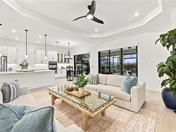 4th image of 15633 Triesta LN