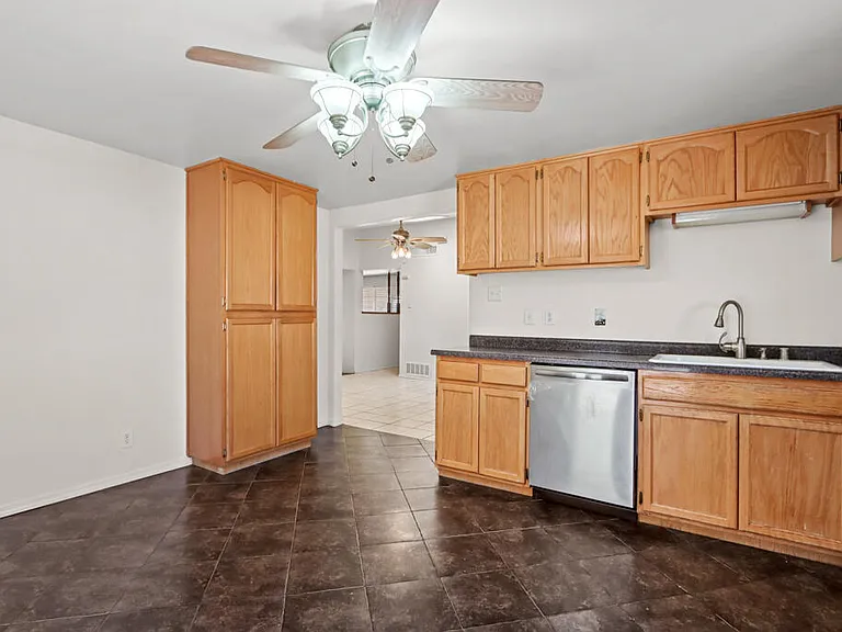 1600 Sumac Dr — Photo 14