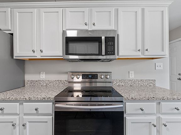 5th image of 106 Gatwick Ct