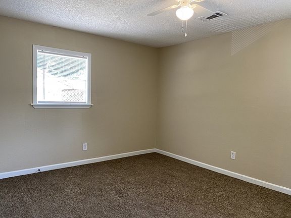 4th image of 3412 Sophia St