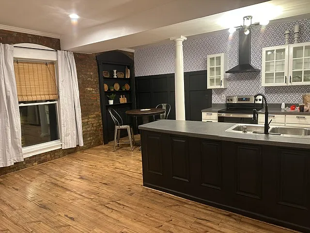 141 S Grand Ave #6 — Photo 4
