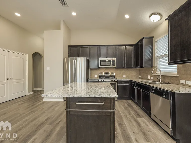 15938 Cardinal Point — Photo 3