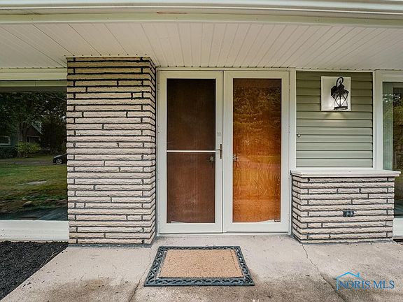 4th image of 315 Chesney St