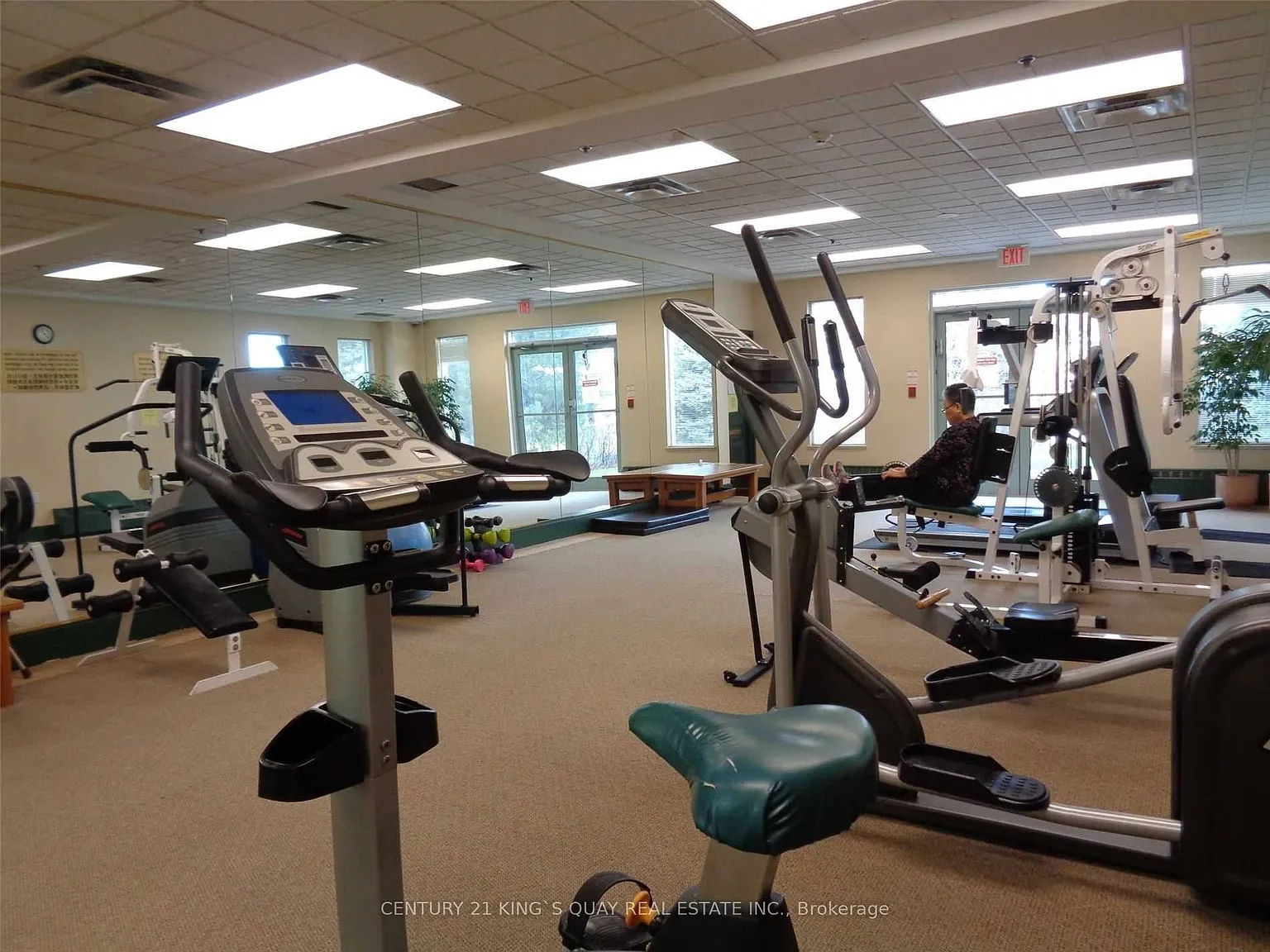 The Chartwell Condo — Photo 4