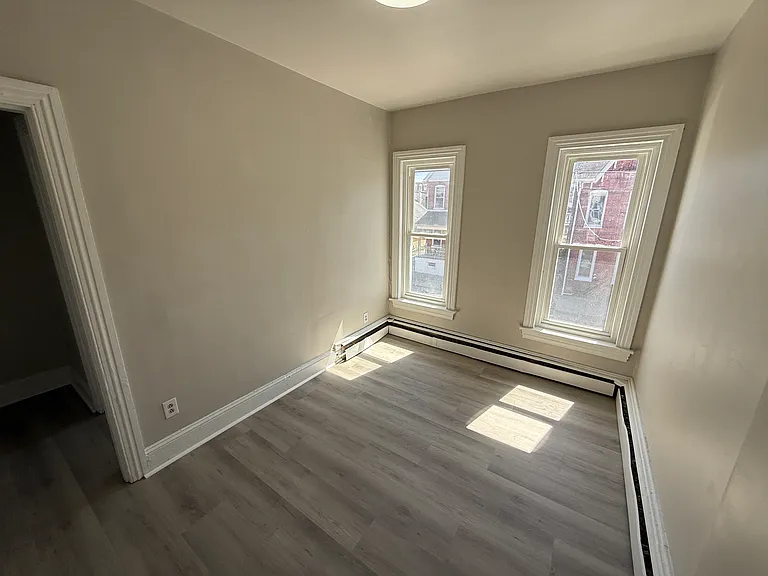 51 Walnut Street Apt 2 — Photo 20
