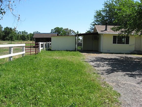 Carport, laundry room,storage building