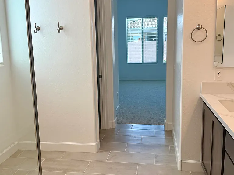 2933 E Mission Ln — Photo 28