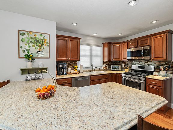 4th image of 212 Piave Ln