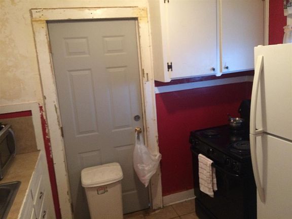 4th image of 2138 Victory Ave