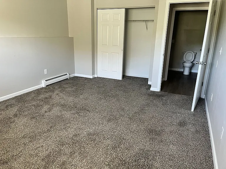 Lakepointe Apartment Homes — Photo 8