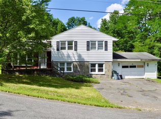 57 Woodlawn Dr, Binghamton, NY 13904