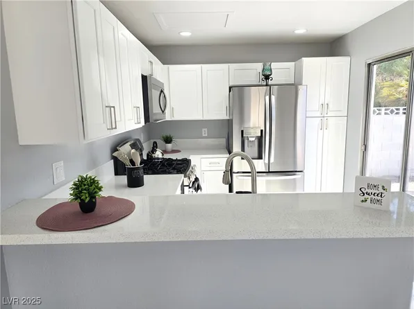 3737 Rainy River Rd, Las Vegas, NV 89108