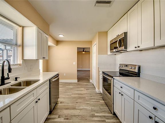 3rd image of 2217 SE 12th ST
