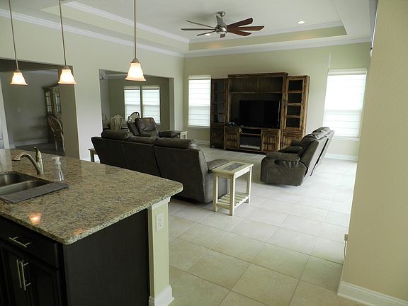 4th image of 95116 Bellflower Way