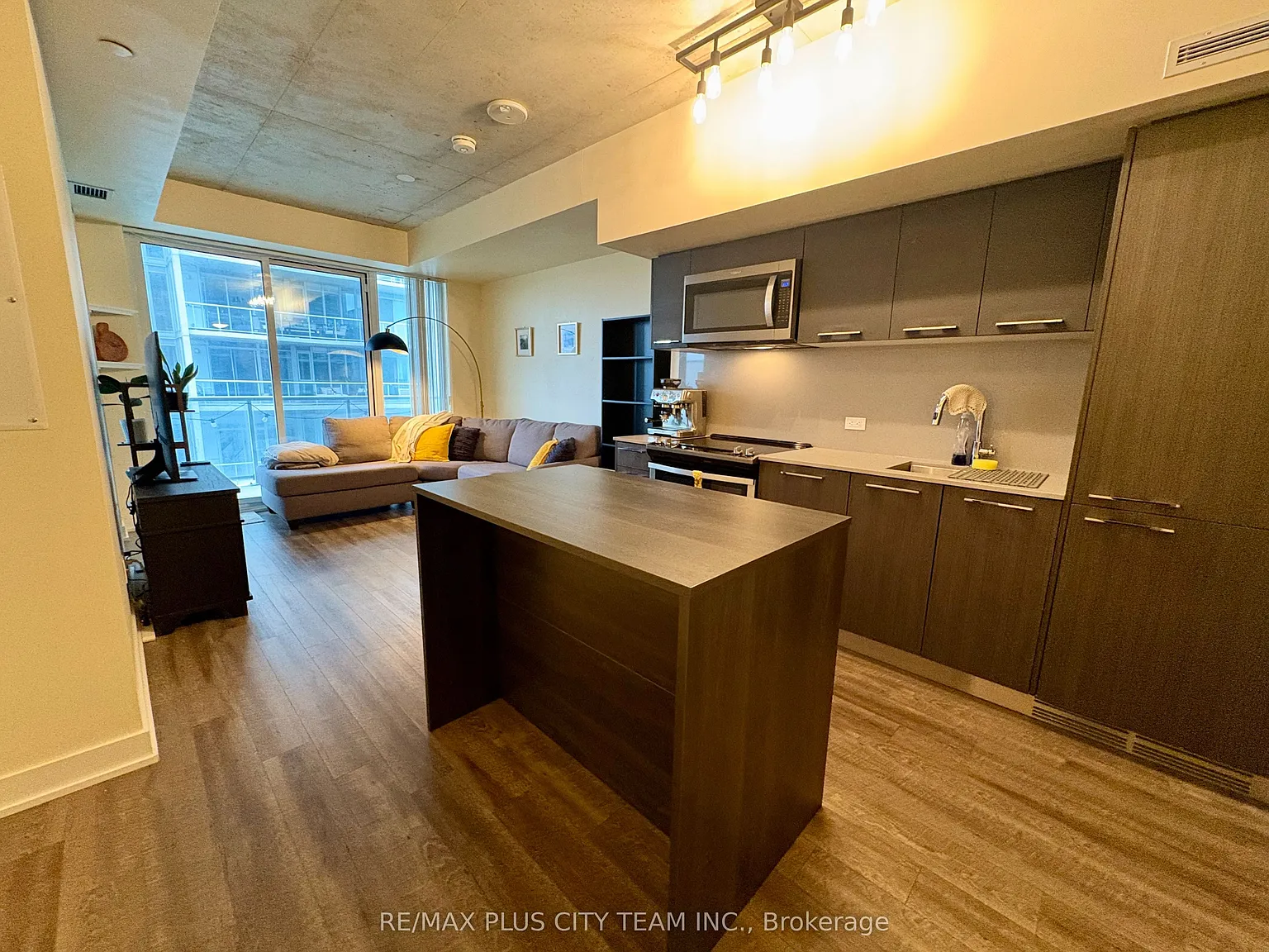 1 bed, $2,300 — Photo 4