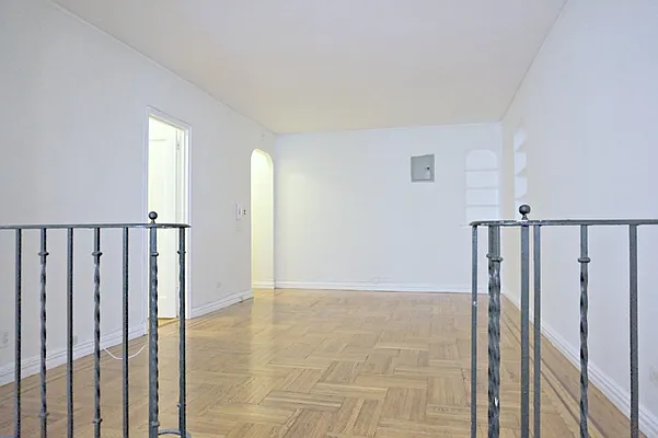 Rented by Metropolitan Equities | media 7