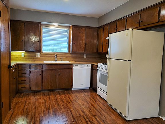 5th image of 408 N Anna Dr