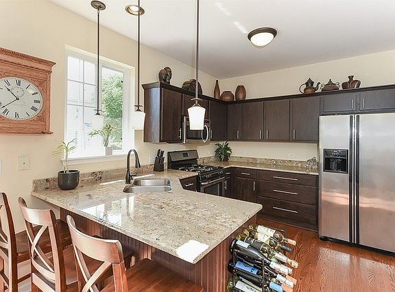 5th image of 2165 Braeburn Dr Unit D