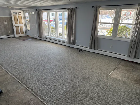 235 Simmonsville Ave APT A, Johnston, RI 02919