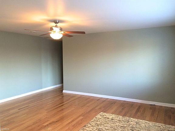 Spacious living room
