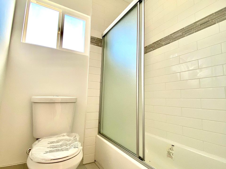 1st image of 3250 Evelyn Ave