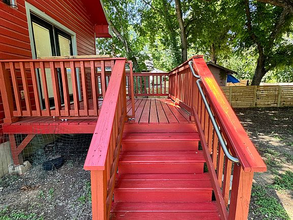 fantastic deck with closed gate for small dogs