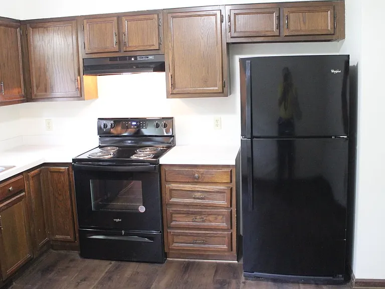 1421 Highland Dr — Photo 12