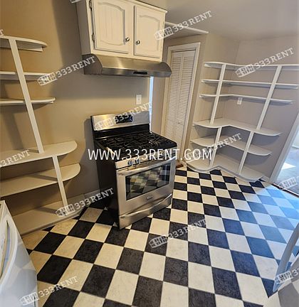 3rd image of 6300 N Main St