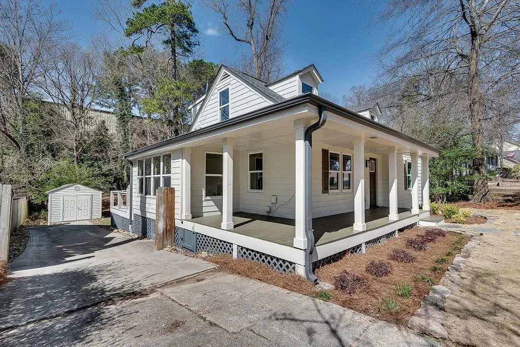 3 bed, 2.0 bath, 1469 sqft, $3,875 — Photo 3