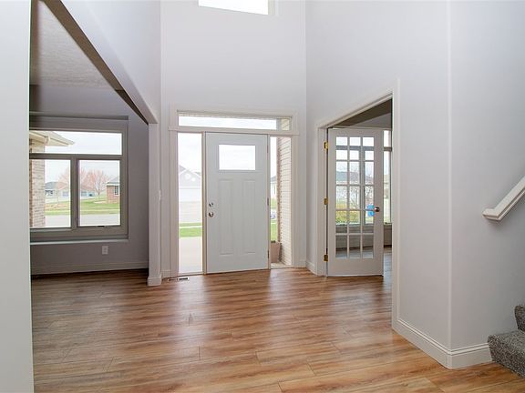 4th image of 1832 W 50th St