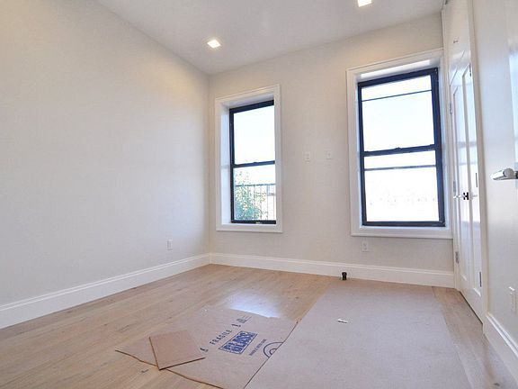 5th image of 1151 Dean St APT 1B