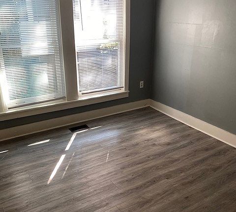 4th image of 2000 18th Ave S #A