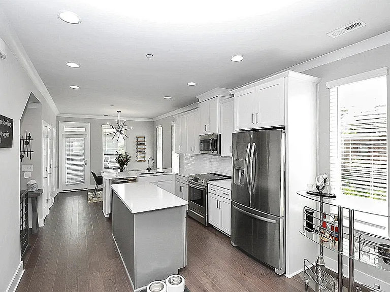 1103 Shuman View Ct — Photo 6