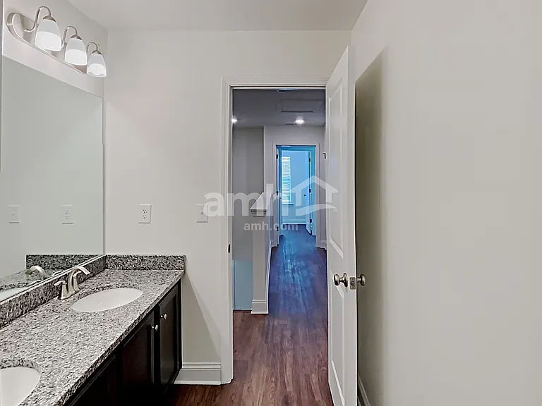 305 Vaughan Pl — Photo 21
