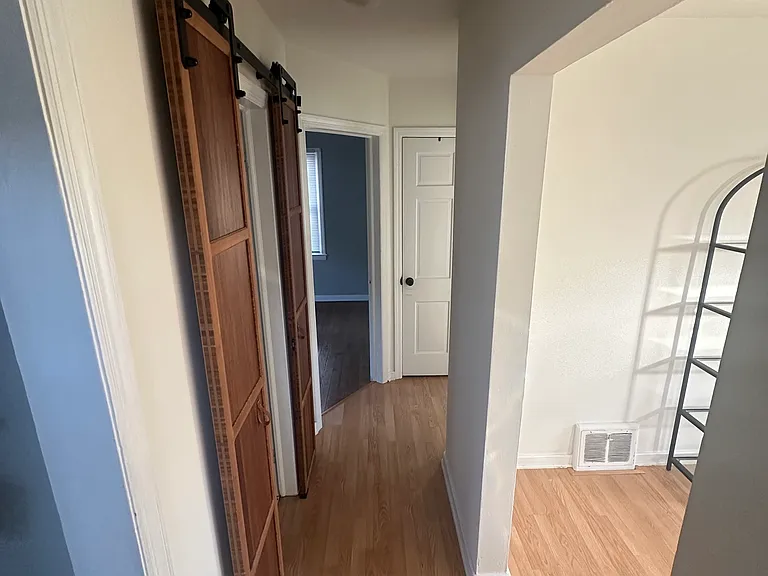 1336 W Summit Ave — Photo 3