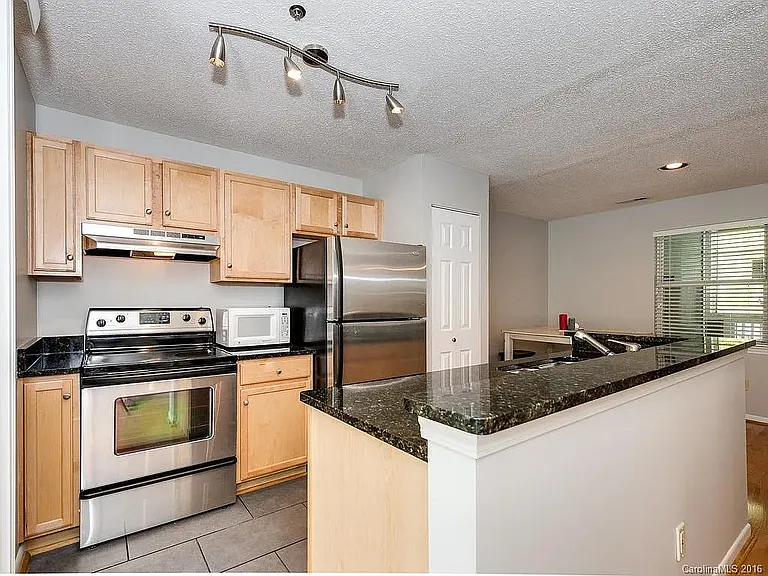 501 Olmsted Park Pl #C — Photo 5