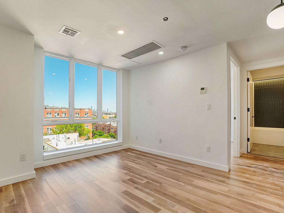 1st image of 1515 Park Pl APT 802