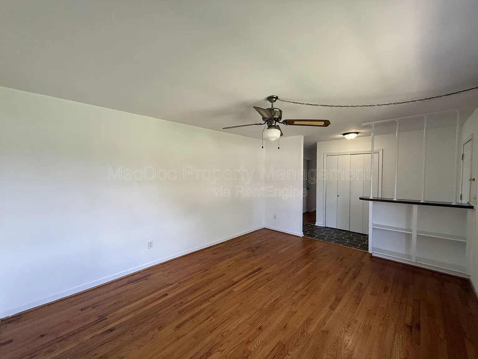3 bed, 2.0 bath, 1583 sqft, $2,195 — Photo 2