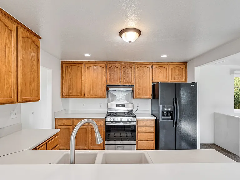 10177 Hawley Rd — Photo 27