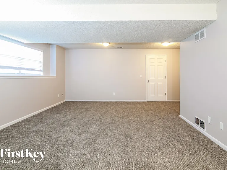1010 Peggy Dr — Photo 8