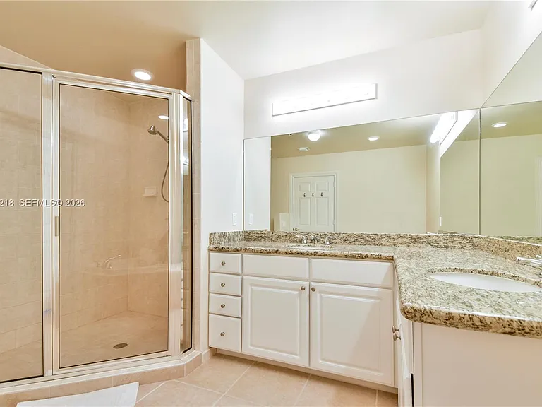 3001 NE 185th St #103 — Photo 15