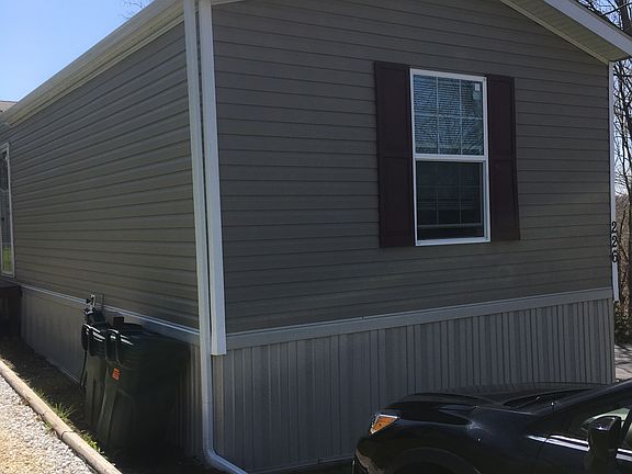 2nd image of 226 Canyon Vlg